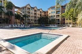 8225 Lake Dr , Unit 404, Doral, FL 33166 Photo