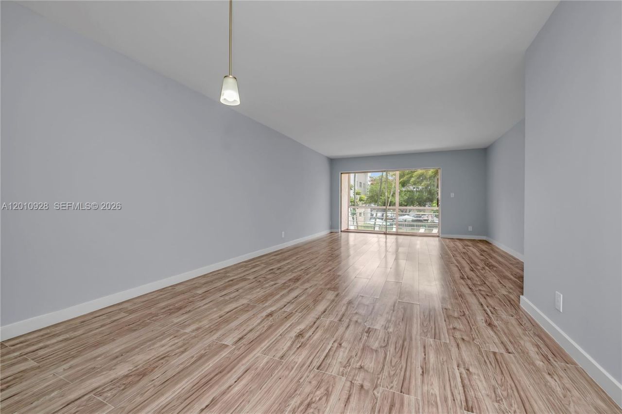 3571 Inverrary Dr, Unit 202, Lauderhill, FL 33319 Photo