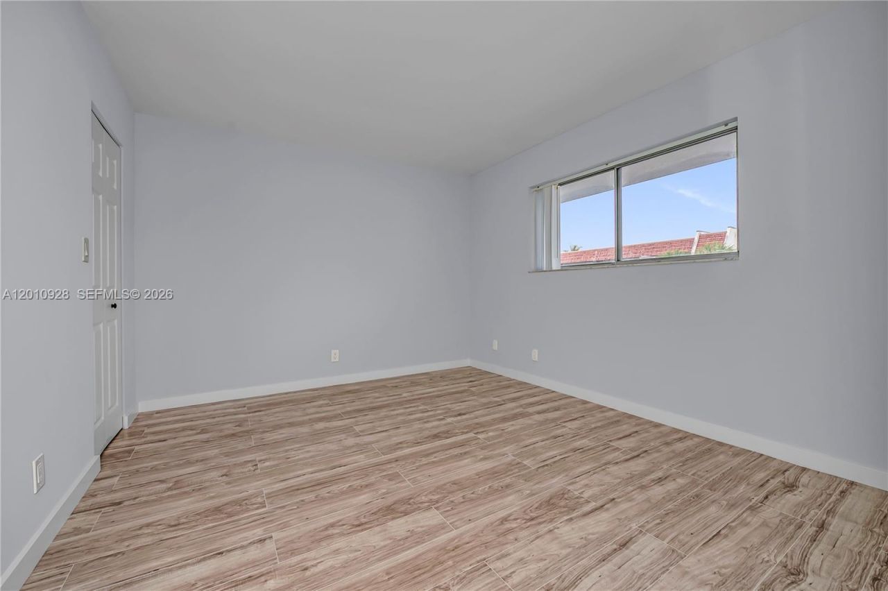 3571 Inverrary Dr, Unit 202, Lauderhill, FL 33319 Photo