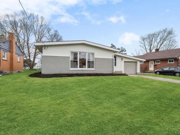 17 Desales, Lebanon, OH 45036