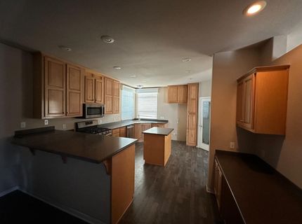 318 Hickory St, Roseville, CA 95678 Photo