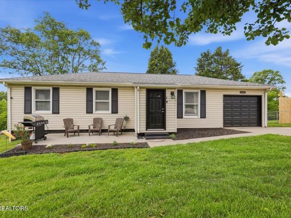 1847 Nandina Drive, Maryville, TN 37801