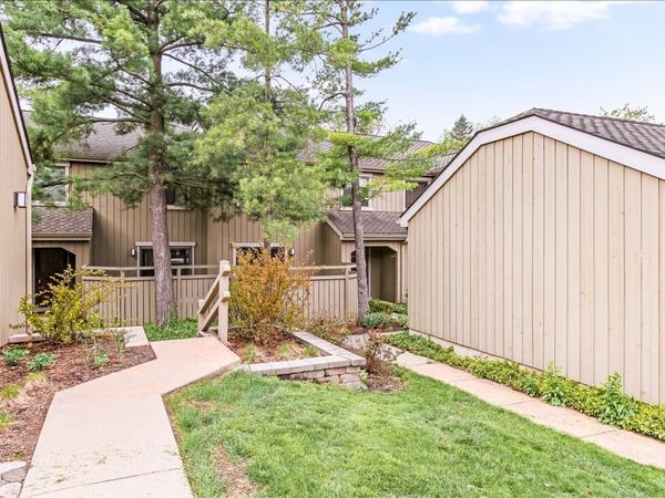 789 Oak Hill Road , Lake Barrington, IL 60010