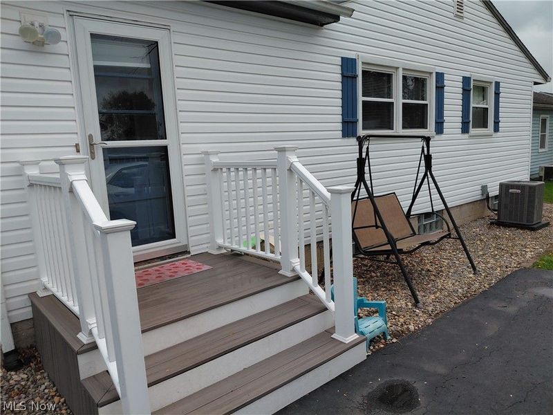 506 Moore Street, Hubbard, OH 44425 Photo 3
