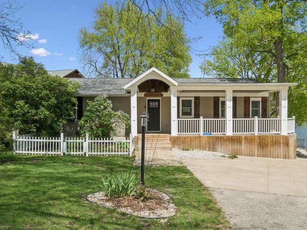 20301 247th Street, Manchester, IA 52057