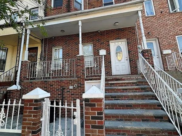 513 Chestnut Street , Brooklyn, NY 11208