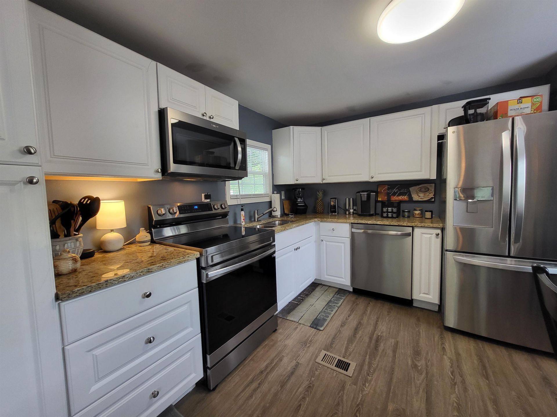 428 East Surfwind Dr. Photo 8