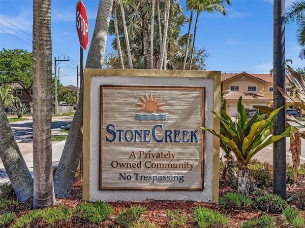 7659 N Stonecreek Cir , Davie, FL 33024