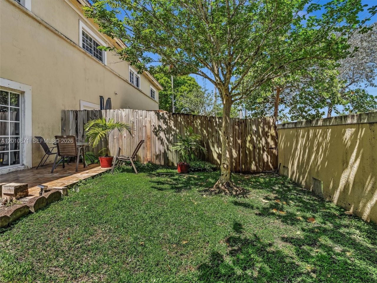 7659 N Stonecreek Cir , Davie, FL 33024 Photo