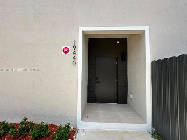 19440 SW 125th AVE, South Miami, FL 33177
