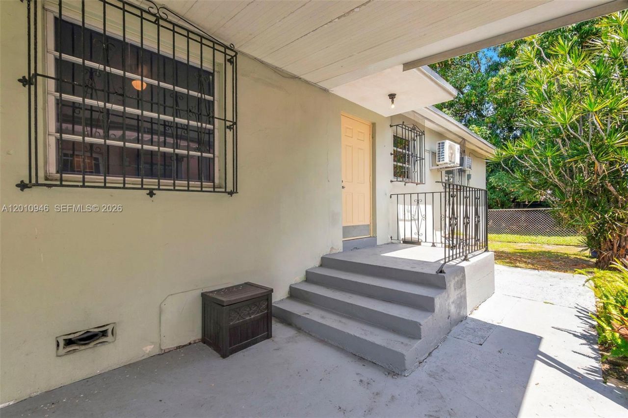 167 W 34th St, Hialeah, FL 33012 Photo