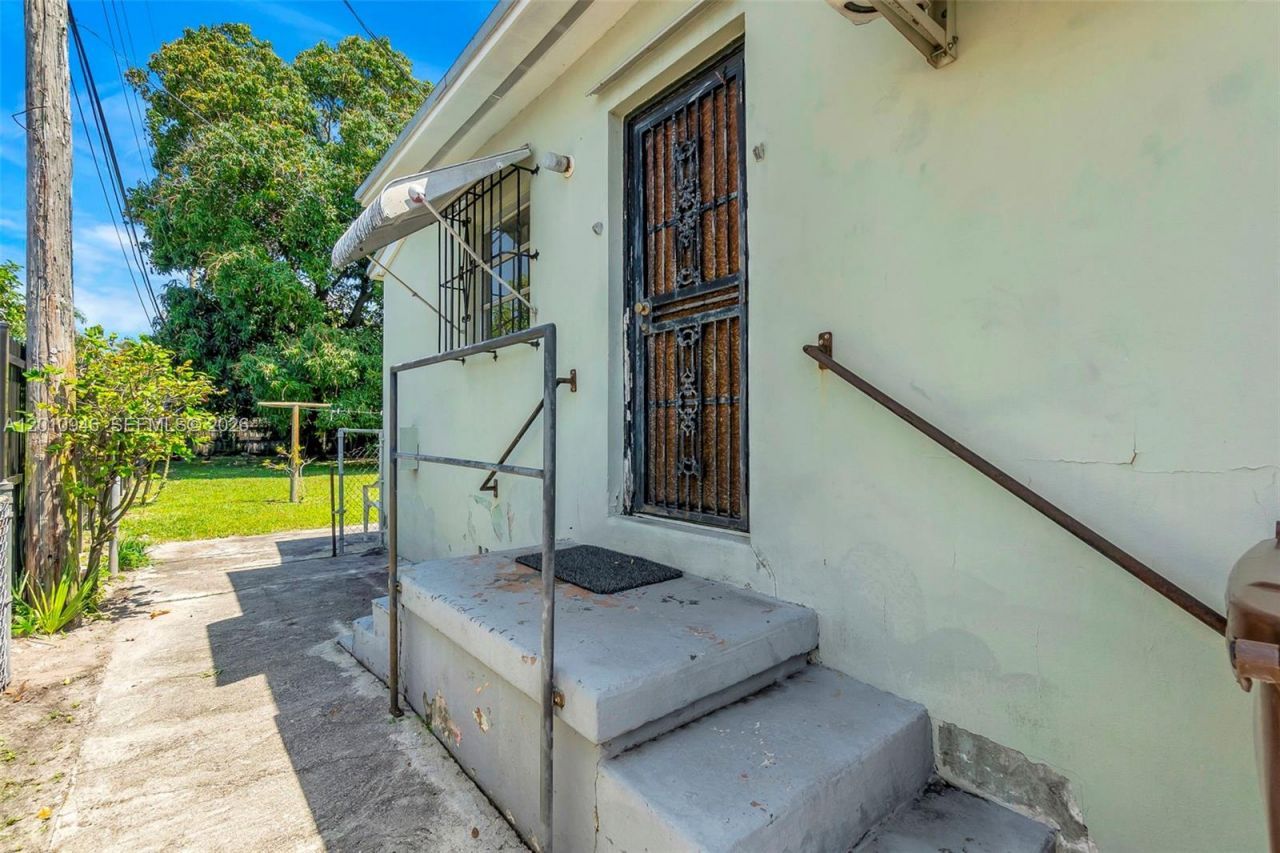 167 W 34th St, Hialeah, FL 33012 Photo