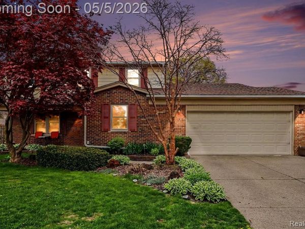 40270 Sara Rose Drive, Clinton Twp, MI 48038