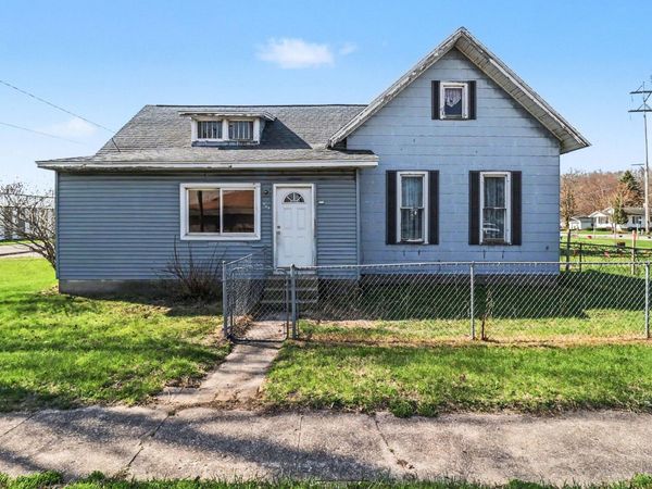 693 Mee Street, Manistee, MI 49660