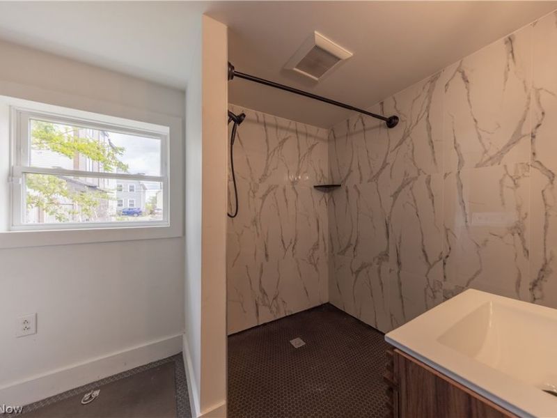 2499 Professor Avenue, Unit #2, Cleveland, OH 44113 Photo 20