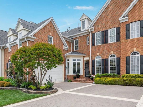 19194 GREYSTONE SQUARE, LEESBURG, VA 20176