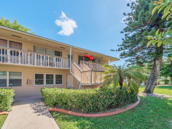 89 Canterbury D, West Palm Beach, FL 33417