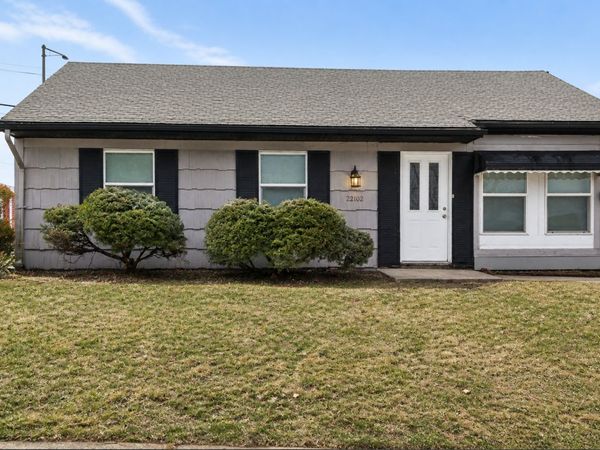22102 Hawthorne Way , Richton Park, IL 60471