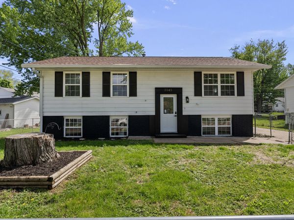 3345 W Garfield Street , Davenport, IA 52804