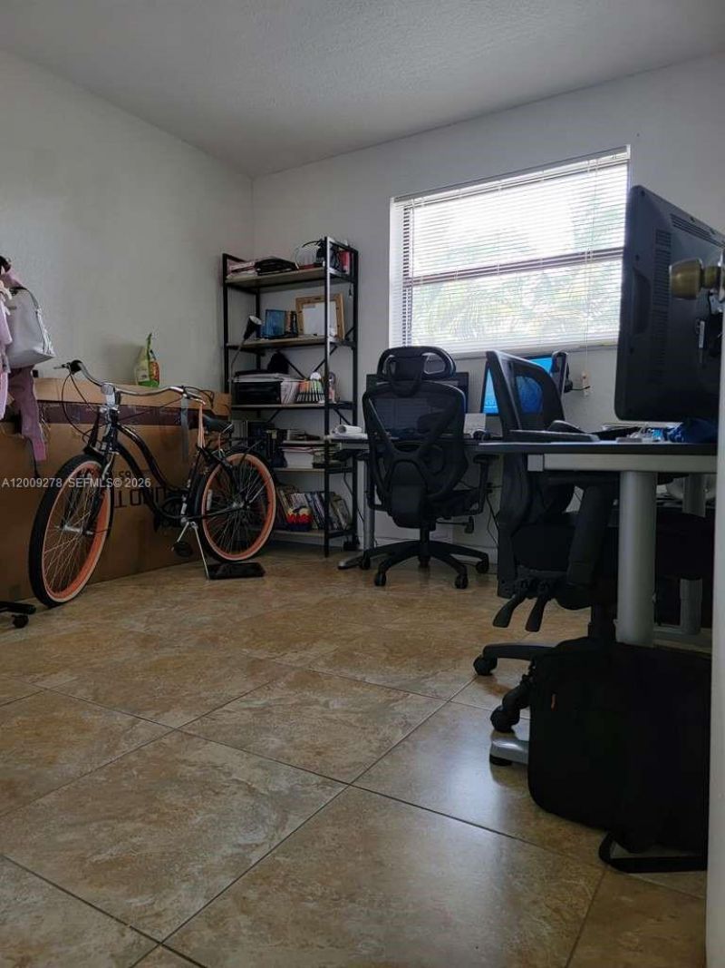 8425 NW 8th St , Unit 306, Miami, FL 33126 Photo