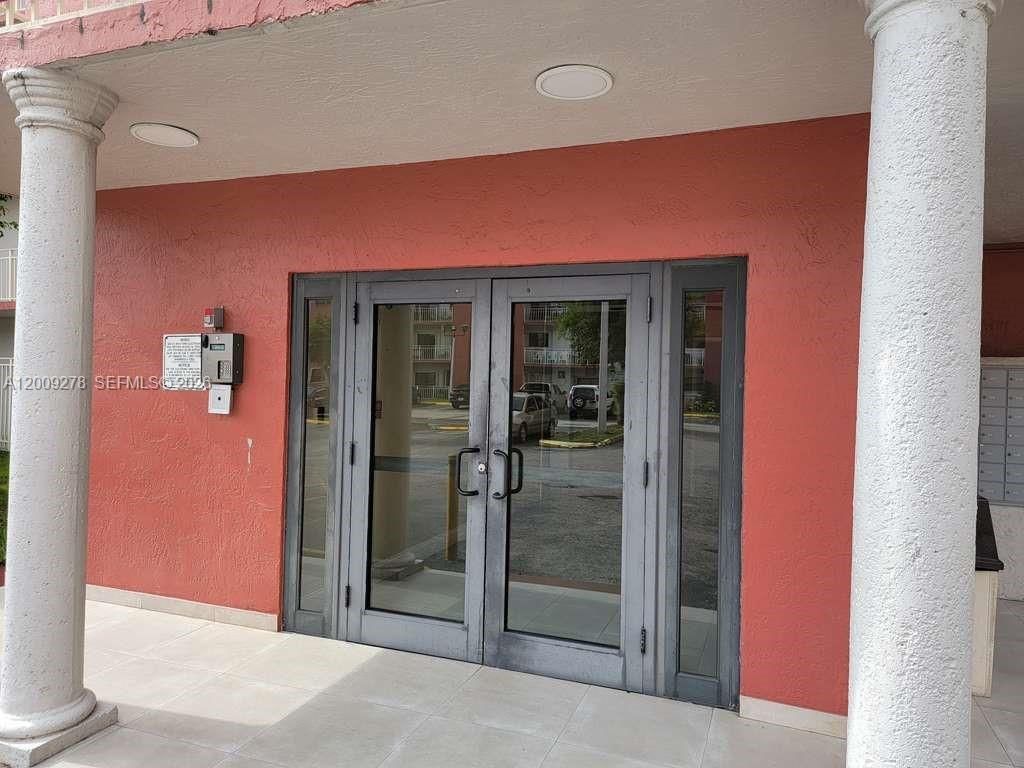 8425 NW 8th St, Unit 306, Miami, FL 33126 Photo