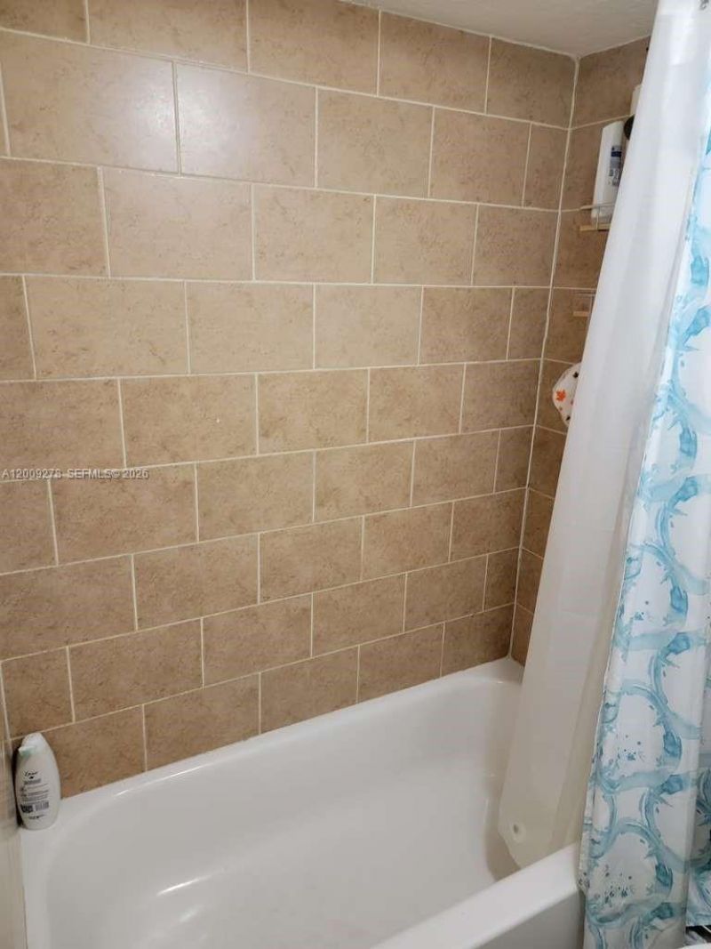 8425 NW 8th St , Unit 306, Miami, FL 33126 Photo