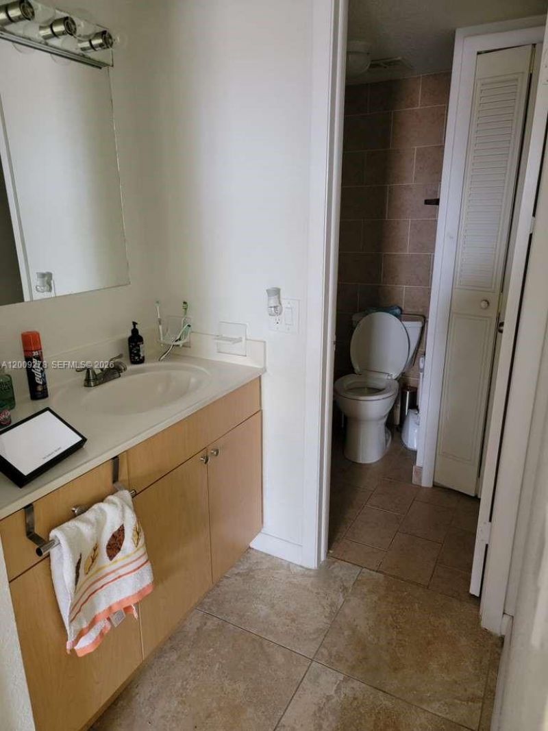 8425 NW 8th St , Unit 306, Miami, FL 33126 Photo