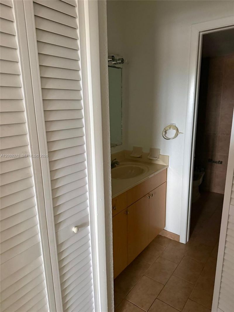 8425 NW 8th St, Unit 306, Miami, FL 33126 Photo