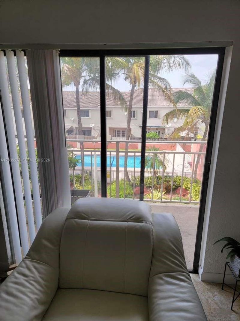 8425 NW 8th St , Unit 306, Miami, FL 33126 Photo