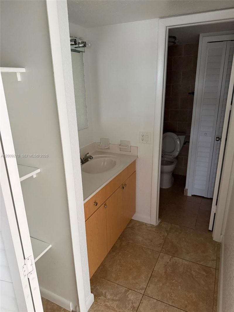 8425 NW 8th St, Unit 306, Miami, FL 33126 Photo