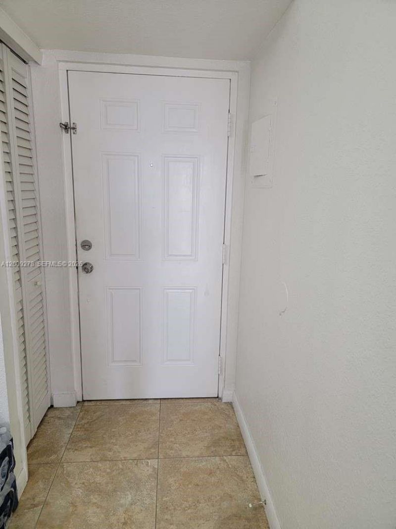 8425 NW 8th St , Unit 306, Miami, FL 33126 Photo
