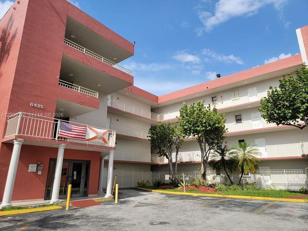 8425 NW 8th St , Unit 306, Miami, FL 33126 Photo