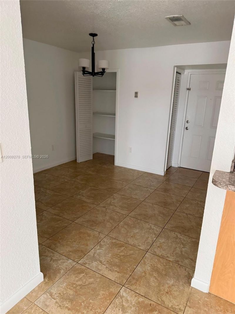 8425 NW 8th St, Unit 306, Miami, FL 33126 Photo