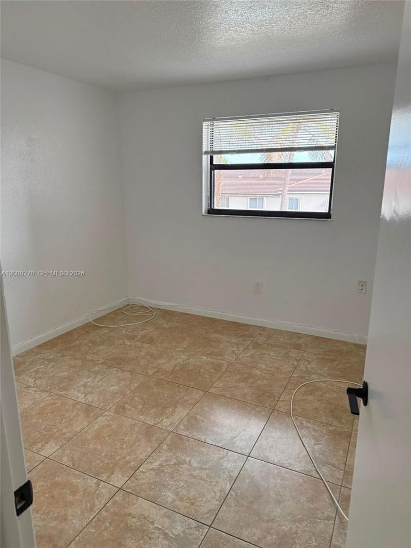 8425 NW 8th St, Unit 306, Miami, FL 33126 Photo