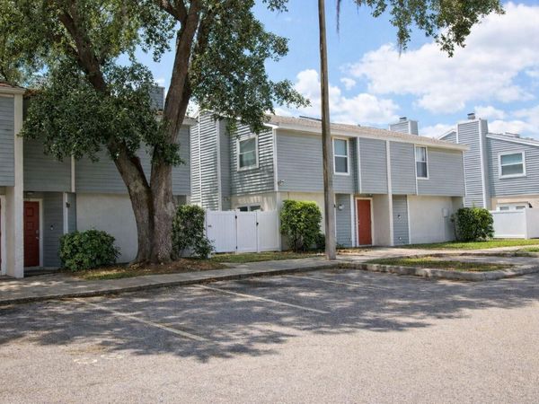 11808 N ARMENIA AVENUE , TAMPA, FL 33612
