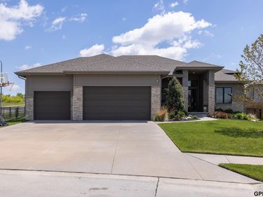 7855 S 194th Street, Gretna, NE 68028