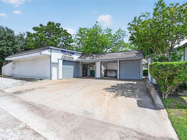 207 Hood Street , Cedar Hill, TX 75104