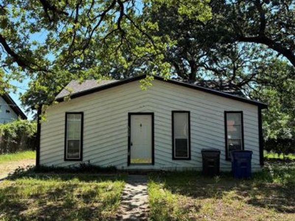 2928 Hiawatha Trail, Lake Worth, TX 76135