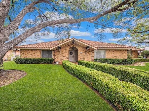 5801 Cedarcrest Drive, Haltom City, TX 76117