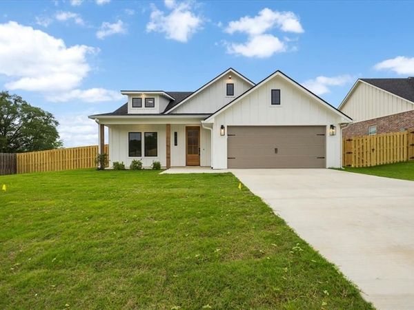 16429 Clearview Drive , Lindale, TX 75771