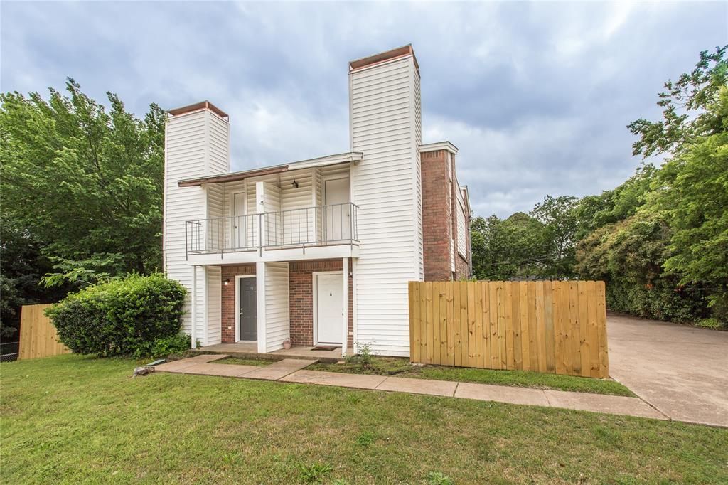 6828 Brentwood Stair Road, Fort Worth, TX 76112 Main Photo