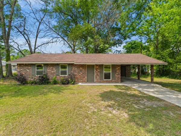 39 Gum St., Sumrall, MS 39482