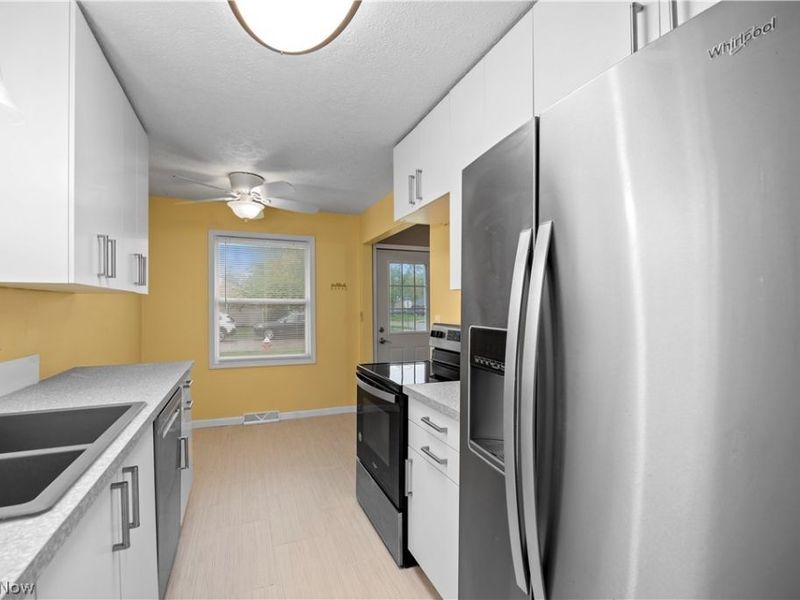 547 Willow Park Road, Elyria, OH 44035 Photo 11
