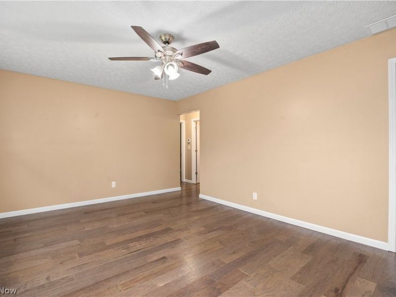 547 Willow Park Road, Elyria, OH 44035 Photo 2