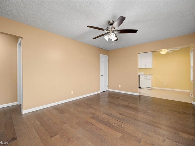 547 Willow Park Road, Elyria, OH 44035 Photo 4