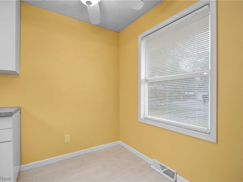 547 Willow Park Road, Elyria, OH 44035 Photo 6