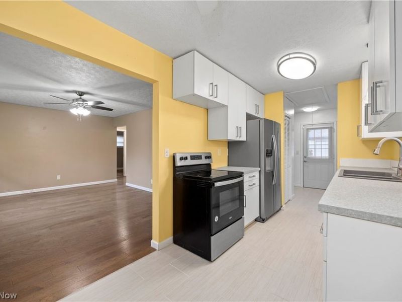 547 Willow Park Road, Elyria, OH 44035 Photo 8