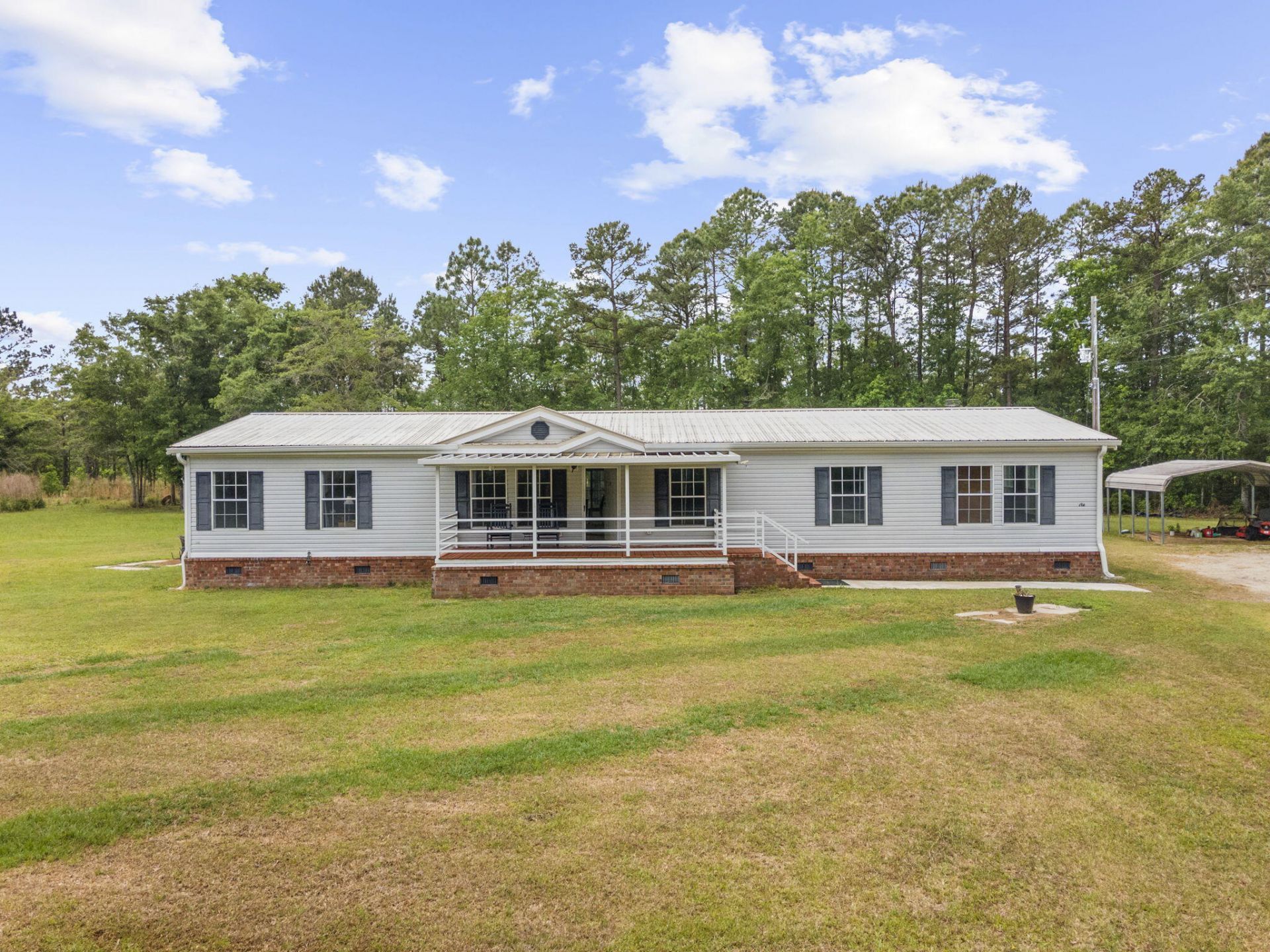 712 Wesley Grove Road Photo 1