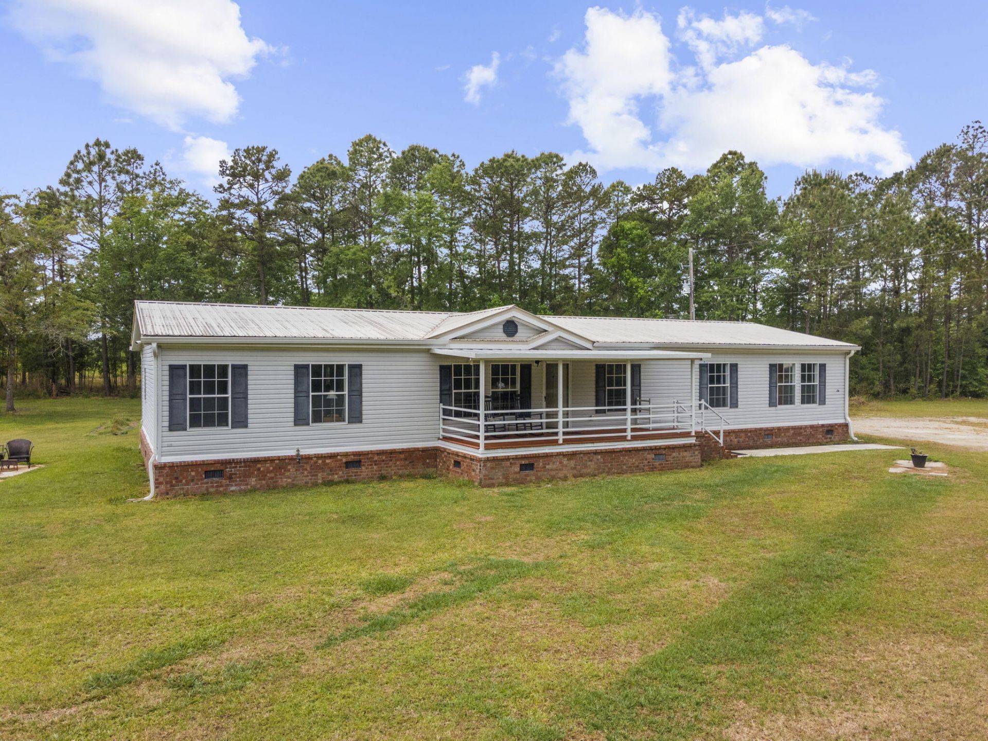 712 Wesley Grove Road Photo 2