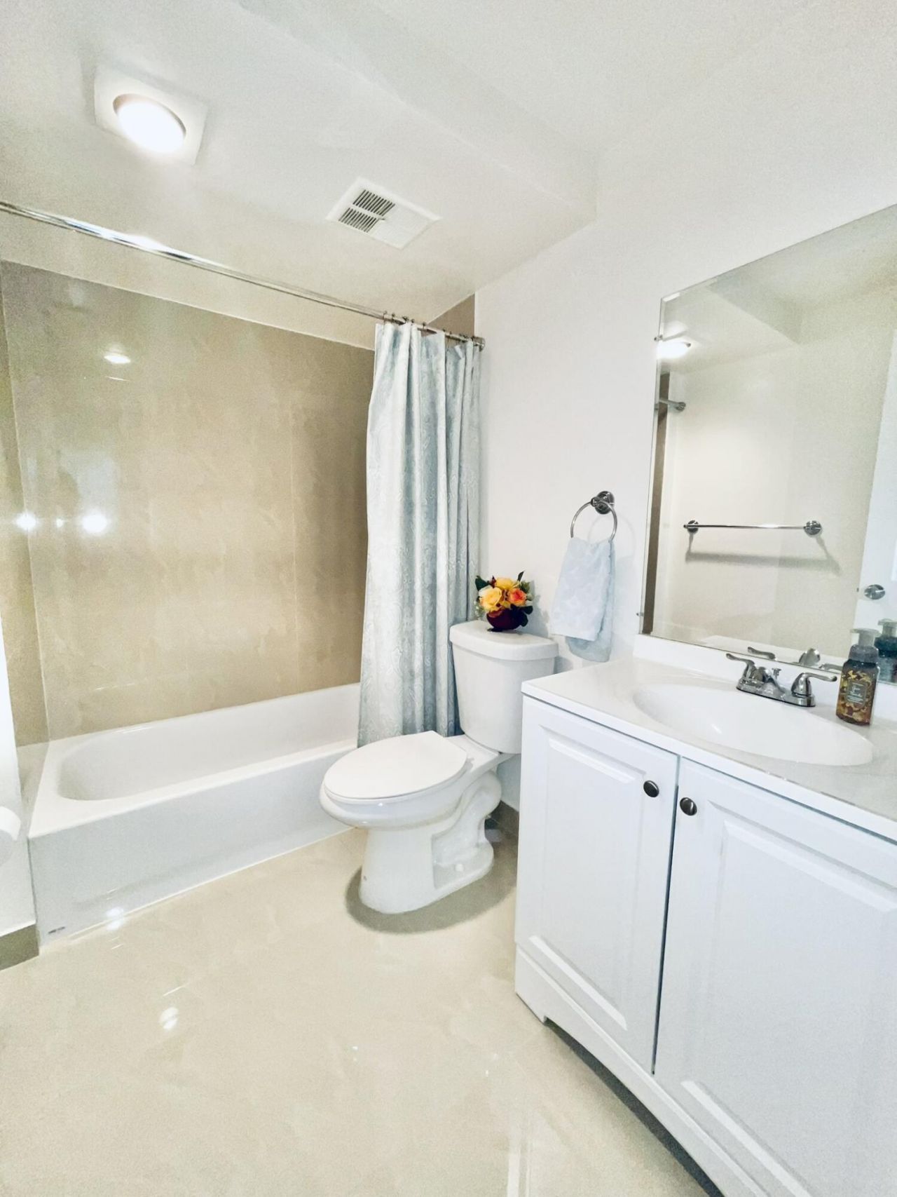 7000 NW 17th Street, Unit 203, Plantation, FL 33313 Photo
